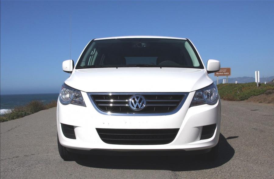 Volkswagen Routan 2009 года  (фото 17 из 80)